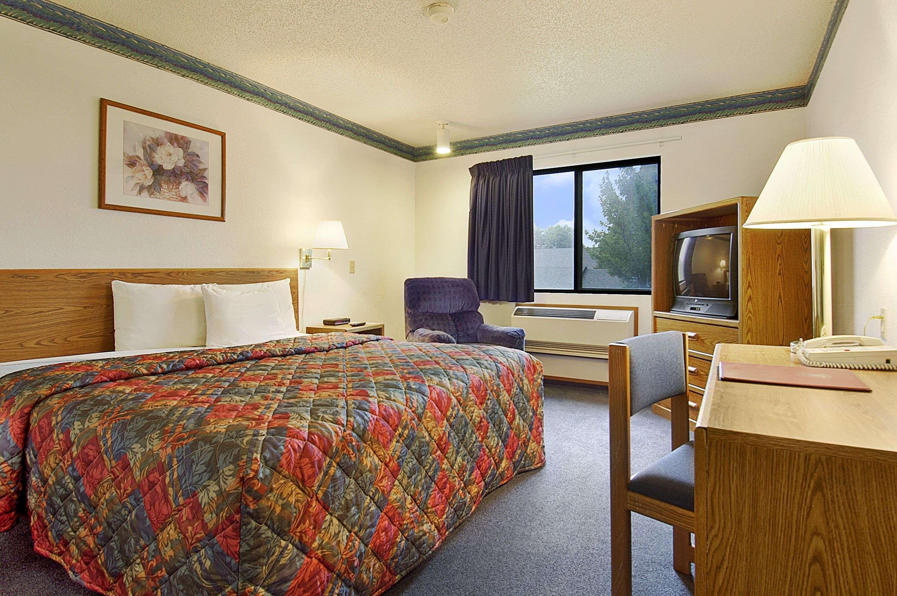 Motel Super 8 By Wyndham Omaha/West Dodge Exterior foto
